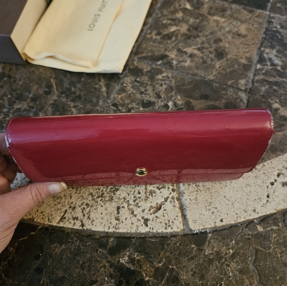 Louis Vuitton Vintage Red Sarah vernis wallet with box and dustbag - Picture 5 of 13